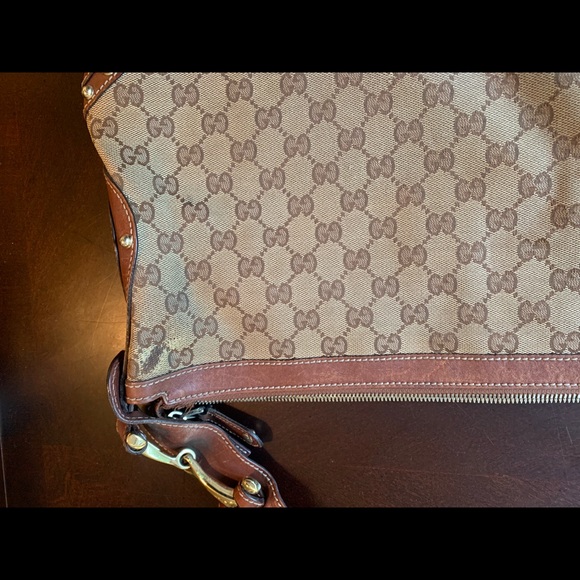 Authentic Gucci hobo handbag ! $695 - Picture 7 of 8
